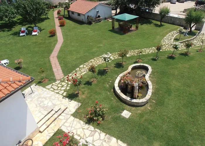 Linet 8- By Interhome Apartman